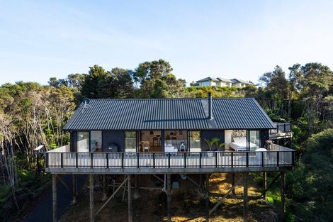 Photo of property in 21 Ngapuke Lane, Parua Bay, Onerahi, 0192