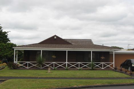 Photo of property in 6 Gulliver Place, Conifer Grove, Takanini, 2112