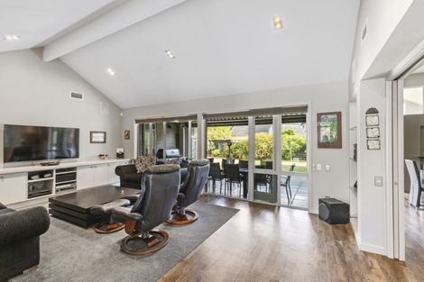 Photo of property in 373 Fergusson Drive, Heretaunga, Upper Hutt, 5018