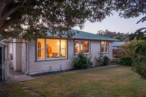 Photo of property in 4 Brazier Grove, Paraparaumu, 5032