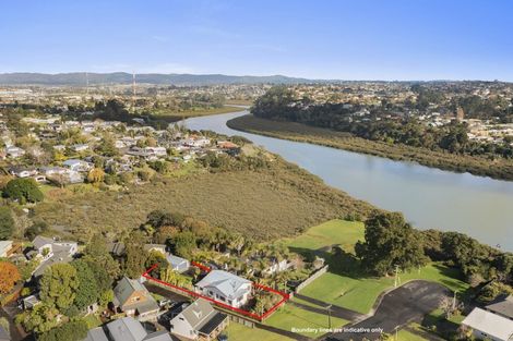 Photo of property in 3 Wharf Road, Te Atatu Peninsula, Auckland, 0610