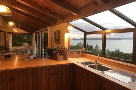 Photo of property in 38 Oneroa Road, Russell, 0202