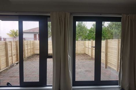 Photo of property in 1a/30 Westward Ho, Glen Eden, Auckland, 0602