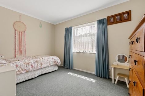Photo of property in 3a Simons Street, Moturoa, New Plymouth, 4310