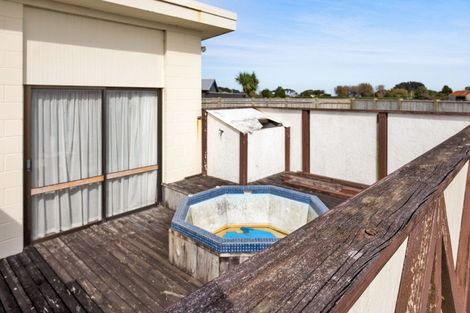 Photo of property in 10 Green Lane, Hawera, 4610