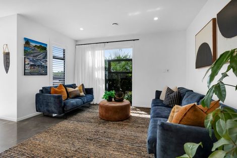 Photo of property in 8 Orite Drive, Welbourn, New Plymouth, 4310