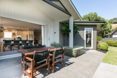 Photo of property in 72 Kent Terrace, Taradale, Napier, 4112