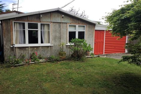 Photo of property in 19 Huiawa Street, Waikanae Beach, Waikanae, 5036