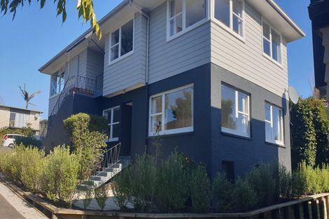 Photo of property in 5b Nea Place, Hillcrest, Auckland, 0627