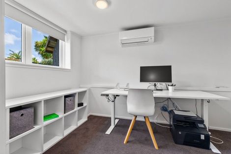 Photo of property in 10 Emily Lane, Greenhithe, Auckland, 0632