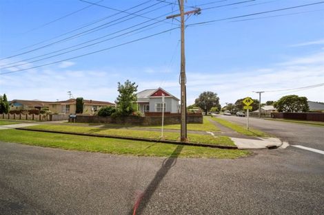Photo of property in 2 Campbell Street, Hawera, 4610