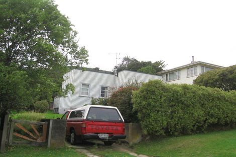 Photo of property in 14 Tremewan Street, Tawa, Wellington, 5028