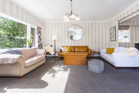 Photo of property in 74 Elmslie Road, Pinehaven, Upper Hutt, 5019