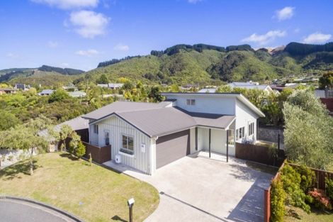 Photo of property in 4 Ronald Scott Grove, Riverstone Terraces, Upper Hutt, 5018