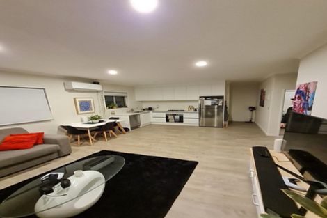 Photo of property in 13 Walter Ruddock Avenue, Kumeu, 0810