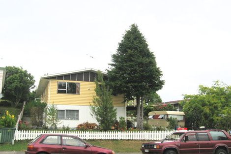 Photo of property in 43 Edelweiss Grove, Timberlea, Upper Hutt, 5018