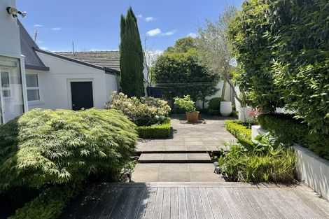 Photo of property in 16 Poynder Avenue, Merivale, Christchurch, 8014