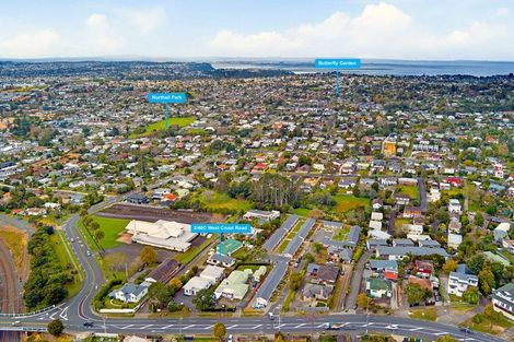 Photo of property in 1/40c West Coast Road, Glen Eden, Auckland, 0602