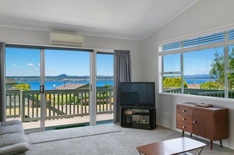 Photo of property in 2/12 Isobel Street, Acacia Bay, Taupo, 3330