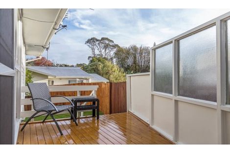 Photo of property in 1/4 Battle Place, Glenfield, Auckland, 0629