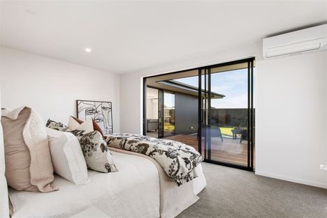 Photo of property in 92 Leistrella Road, Hoon Hay, Christchurch, 8025