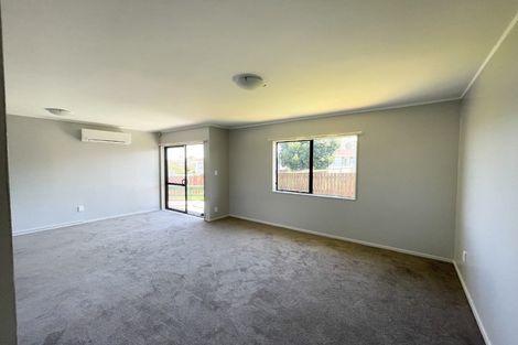 Photo of property in 2/14 Hatherley Place, Clendon Park, Auckland, 2103