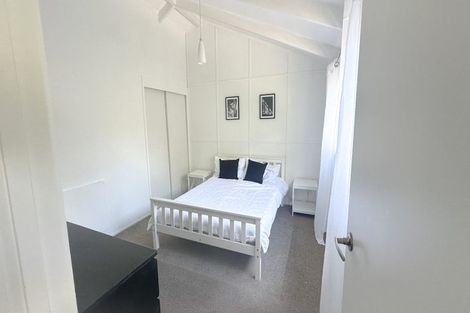 Photo of property in 4 Hiwihau Place, Glenfield, Auckland, 0629