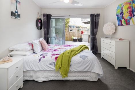 Photo of property in 2/188 Clovelly Road, Bucklands Beach, Auckland, 2012
