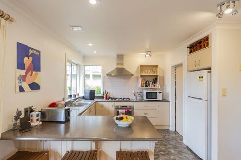 Photo of property in 39 Lincoln Terrace, Hokowhitu, Palmerston North, 4410