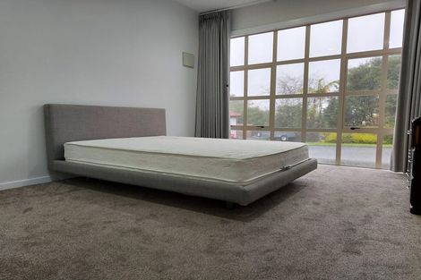 Photo of property in 17 Burgundy Park Avenue, Henderson, Auckland, 0612