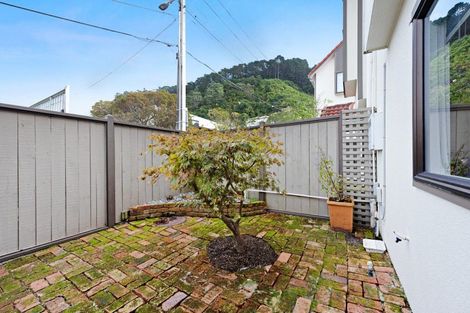 Photo of property in 10 George Street, Thorndon, Wellington, 6011