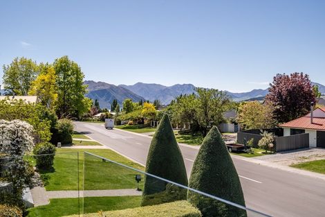 Photo of property in 33 Sargood Drive, Wanaka, 9305