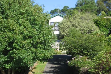 Photo of property in 2/25 Oaktree Avenue, Browns Bay, Auckland, 0630