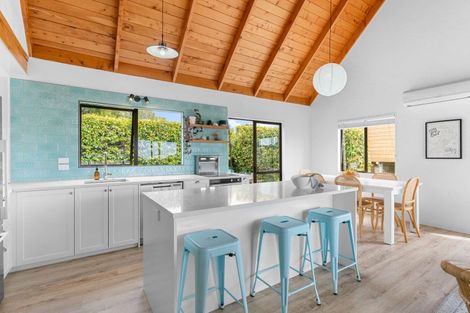 Photo of property in 2 Cullen Street, Mangawhai Heads, Mangawhai, 0505