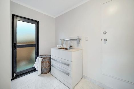 Photo of property in 41 Aberdeen Road, Castor Bay, Auckland, 0620