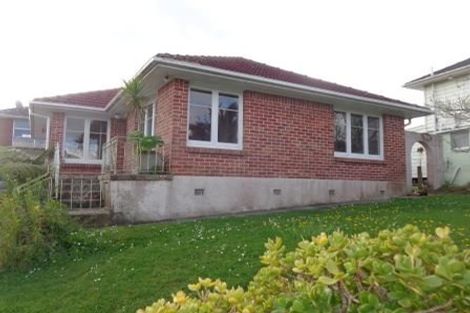 Photo of property in 11 Essex Street, Te Atatu South, Auckland, 0610