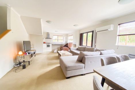 Photo of property in 21 Greenbough Lane, Greenhithe, Auckland, 0632