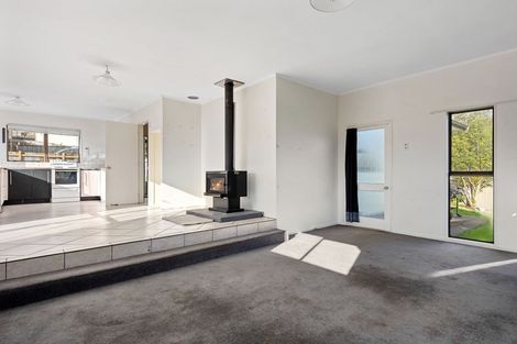 Photo of property in 5 Edelweiss Grove, Timberlea, Upper Hutt, 5018