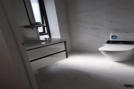 Photo of property in 10 Lilac Lane, Oteha, Auckland, 0632