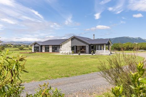 Photo of property in 39 Sandown Road, Te Horo Beach, Otaki, 5581