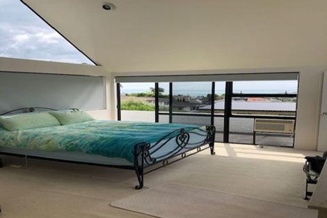 Photo of property in 1/7 Calypso Place, Rothesay Bay, Auckland, 0630