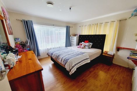 Photo of property in 2/1 Pimento Place, New Lynn, Auckland, 0600