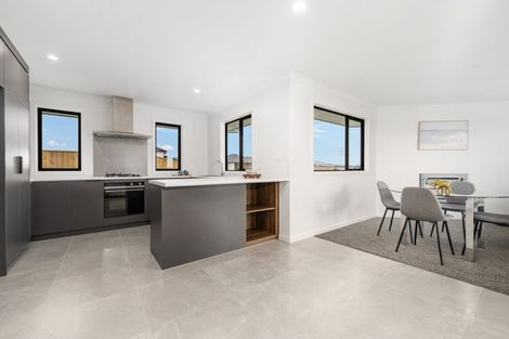 Photo of property in 57 Atlantic Drive, Fitzherbert, Palmerston North, 4410