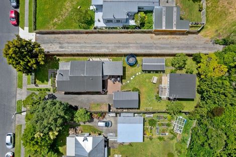 Photo of property in 16 Puriri Road, Waikanae, 5036