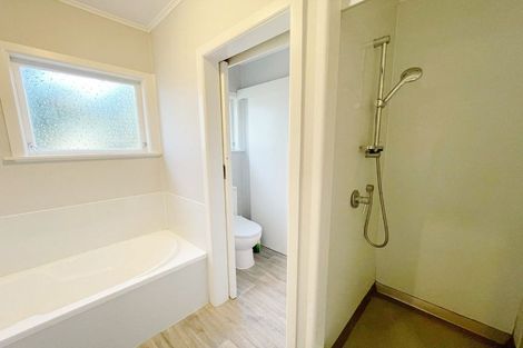 Photo of property in 5 Rondorlyn Place, Manurewa, Auckland, 2102