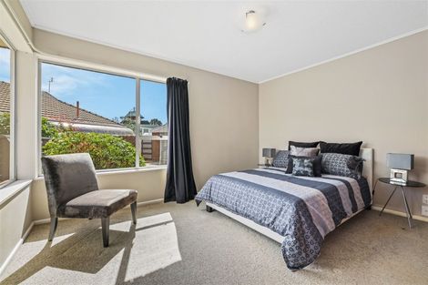 Photo of property in 6 Larkhill Place, Russley, Christchurch, 8042