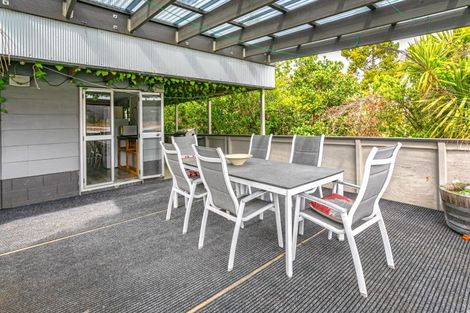 Photo of property in 20 Daphne Road, Tairua, 3508