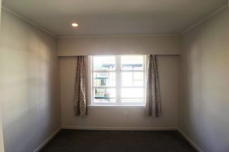 Photo of property in 12 Clayton Road, Manurewa, Auckland, 2102