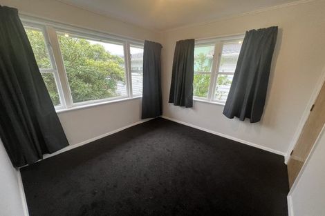 Photo of property in 61 Taylor Terrace, Tawa, Wellington, 5028