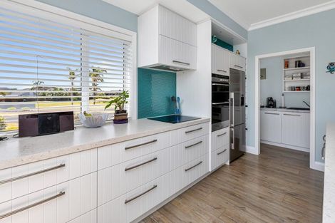 Photo of property in 2 Cayman Court, One Tree Point, 0118